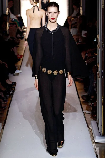 Look 32